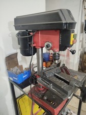 Trapano a colonna con morsa